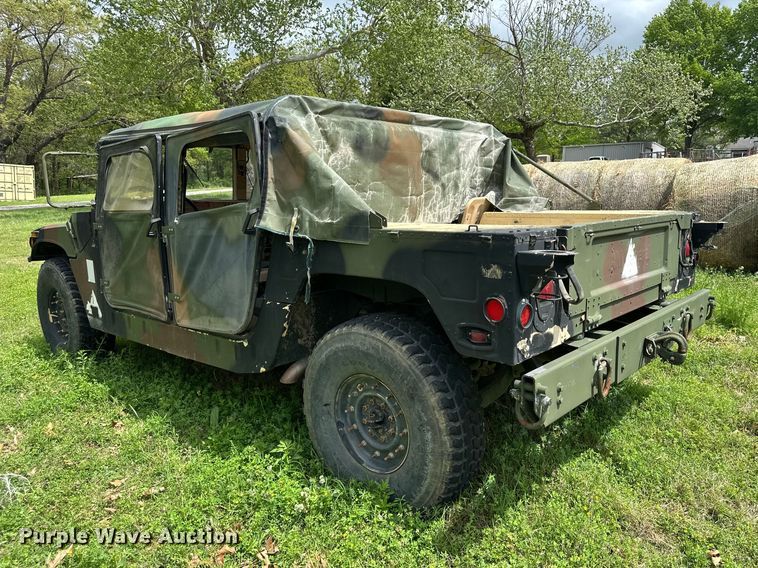 image for item EV2898 1988 AM General HMMWV SUV