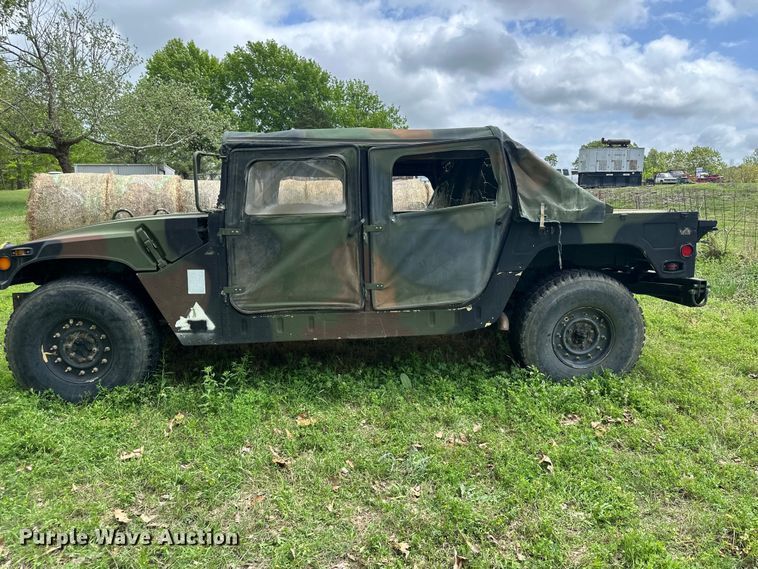 image for item EV2898 1988 AM General HMMWV SUV
