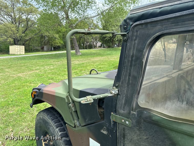 image for item EV2898 1988 AM General HMMWV SUV