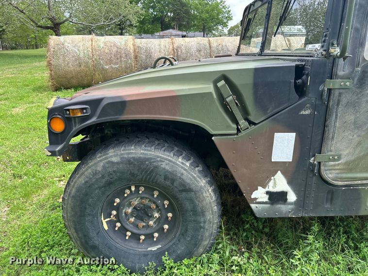 image for item EV2898 1988 AM General HMMWV SUV