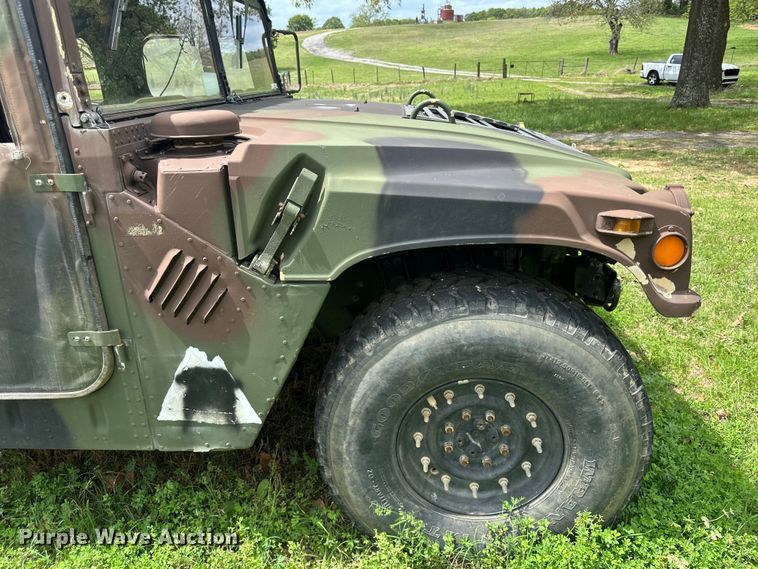 image for item EV2898 1988 AM General HMMWV SUV