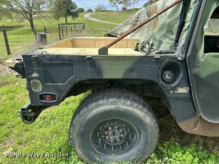 image for item EV2898 1988 AM General HMMWV SUV