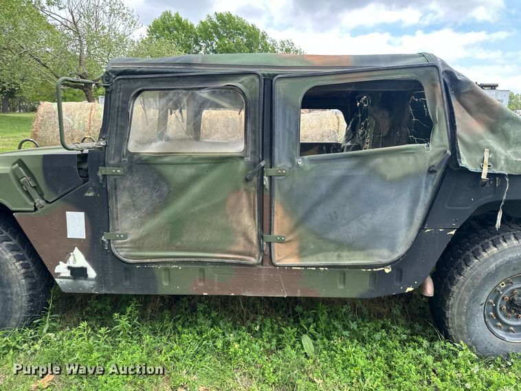 image for item EV2898 1988 AM General HMMWV SUV