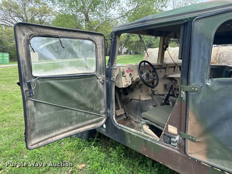 image for item EV2898 1988 AM General HMMWV SUV