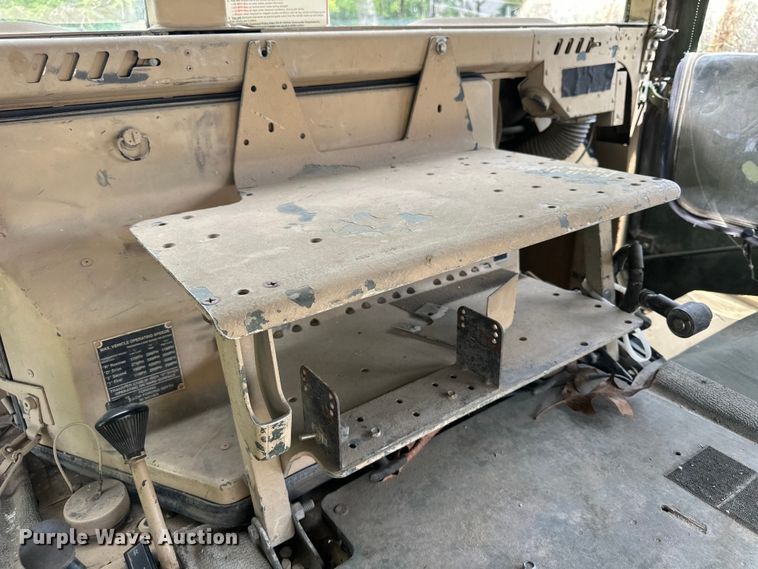 image for item EV2898 1988 AM General HMMWV SUV