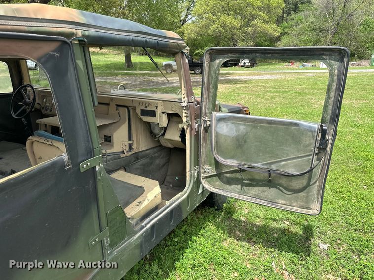 image for item EV2898 1988 AM General HMMWV SUV