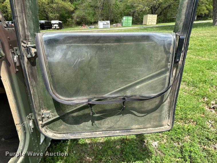 image for item EV2898 1988 AM General HMMWV SUV