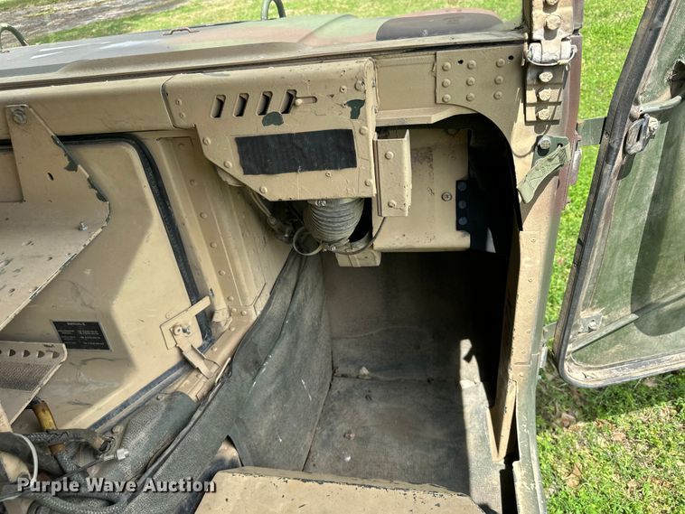 image for item EV2898 1988 AM General HMMWV SUV