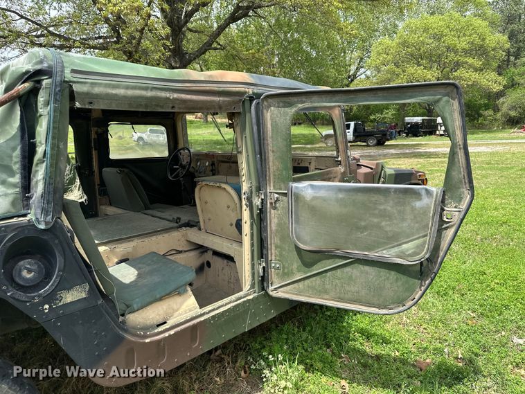 image for item EV2898 1988 AM General HMMWV SUV