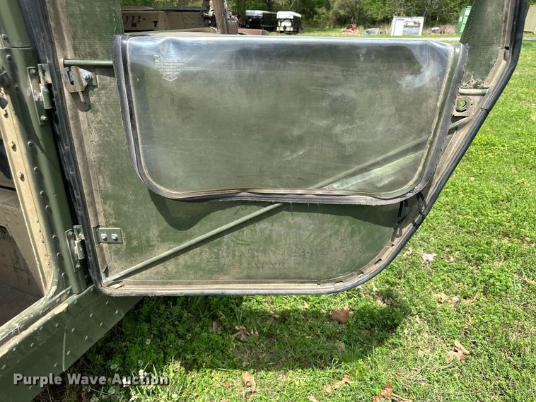 image for item EV2898 1988 AM General HMMWV SUV