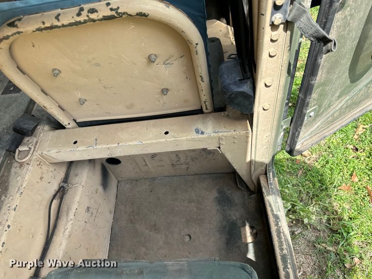 image for item EV2898 1988 AM General HMMWV SUV