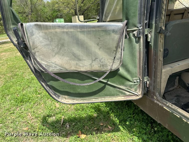 image for item EV2898 1988 AM General HMMWV SUV