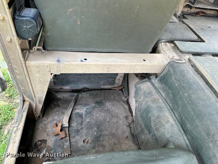 image for item EV2898 1988 AM General HMMWV SUV