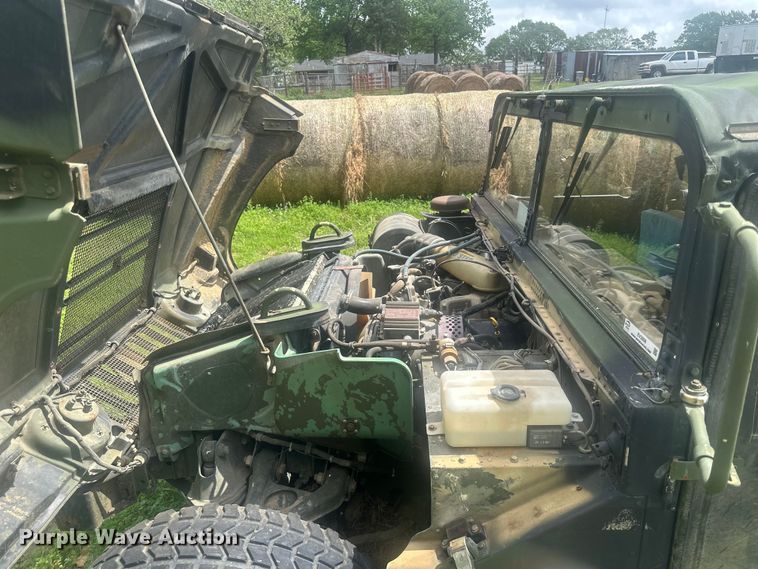 image for item EV2898 1988 AM General HMMWV SUV