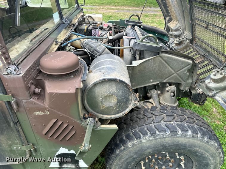 image for item EV2898 1988 AM General HMMWV SUV