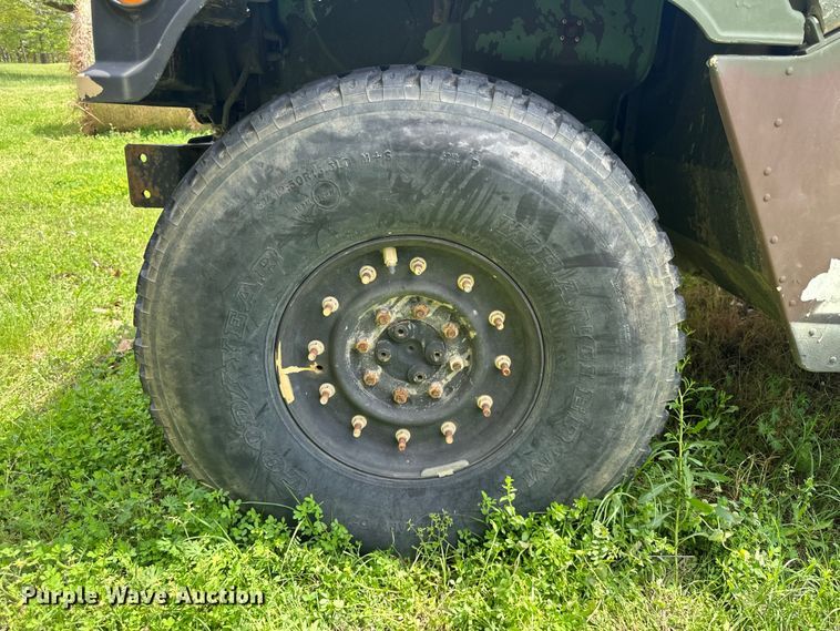 image for item EV2898 1988 AM General HMMWV SUV