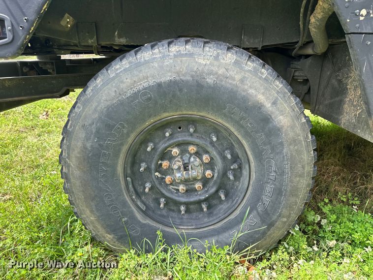image for item EV2898 1988 AM General HMMWV SUV