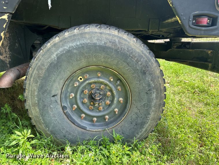 image for item EV2898 1988 AM General HMMWV SUV
