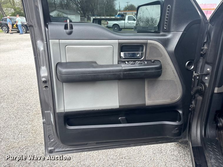 image for item EV2899 2007 Ford F150 Crew Cab pickup truck