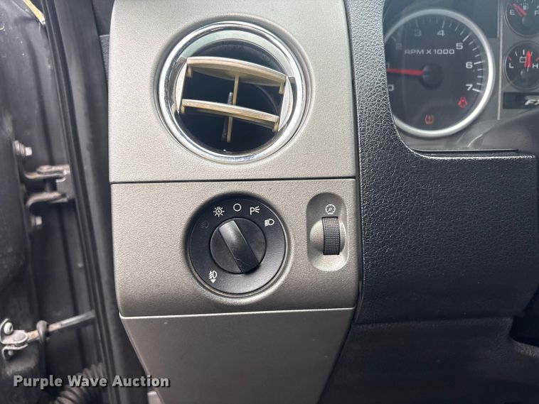 image for item EV2899 2007 Ford F150 Crew Cab pickup truck