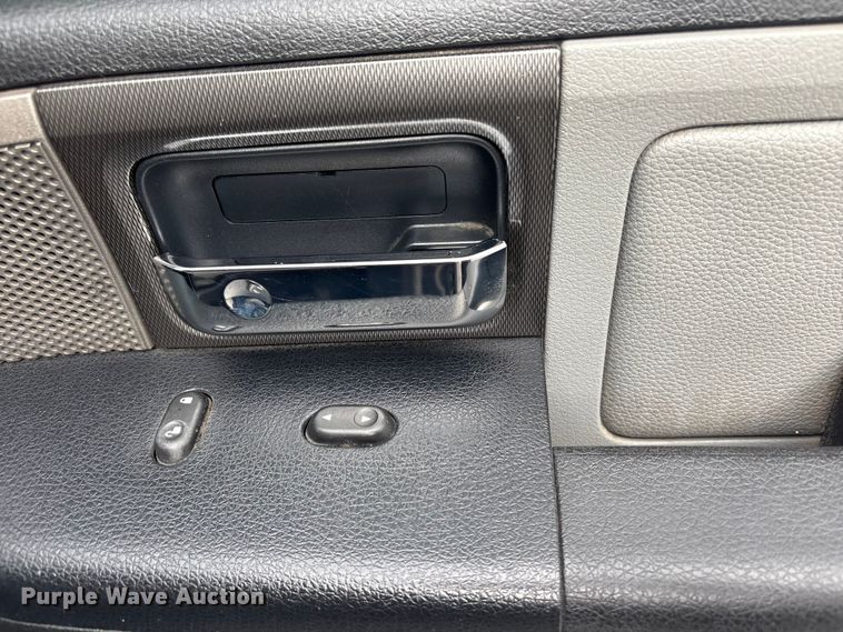 image for item EV2899 2007 Ford F150 Crew Cab pickup truck