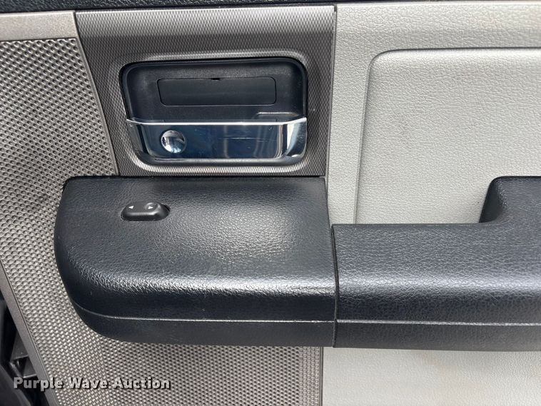 image for item EV2899 2007 Ford F150 Crew Cab pickup truck