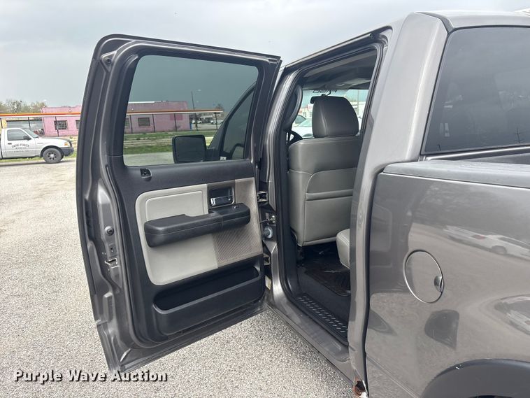 image for item EV2899 2007 Ford F150 Crew Cab pickup truck