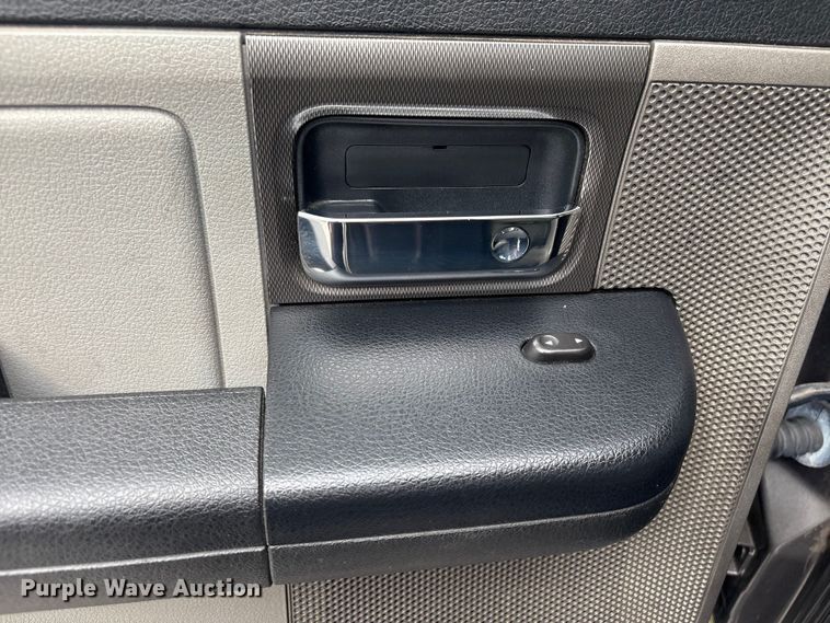 image for item EV2899 2007 Ford F150 Crew Cab pickup truck
