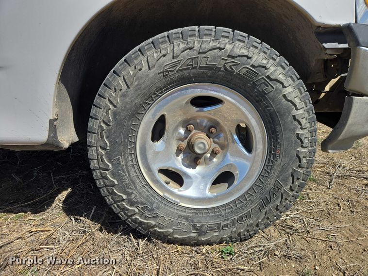 image for item EV5848 1999 Ford F150 Ext. Cab pickup truck
