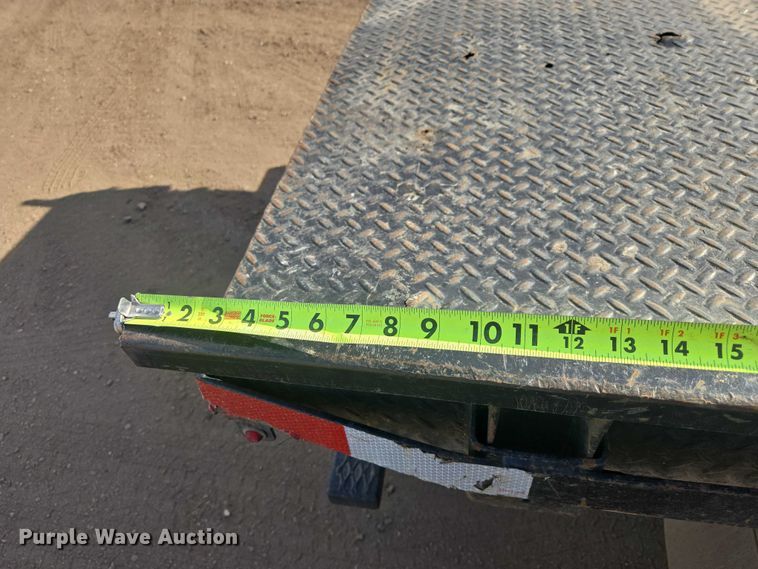 image for item EV5883 2011 Ford F550 Super Duty flatbed truck