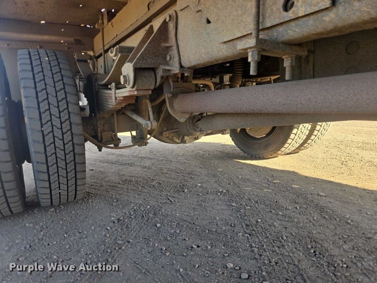 image for item EV5883 2011 Ford F550 Super Duty flatbed truck