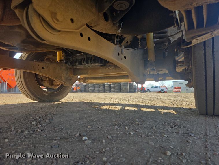 image for item EV5883 2011 Ford F550 Super Duty flatbed truck