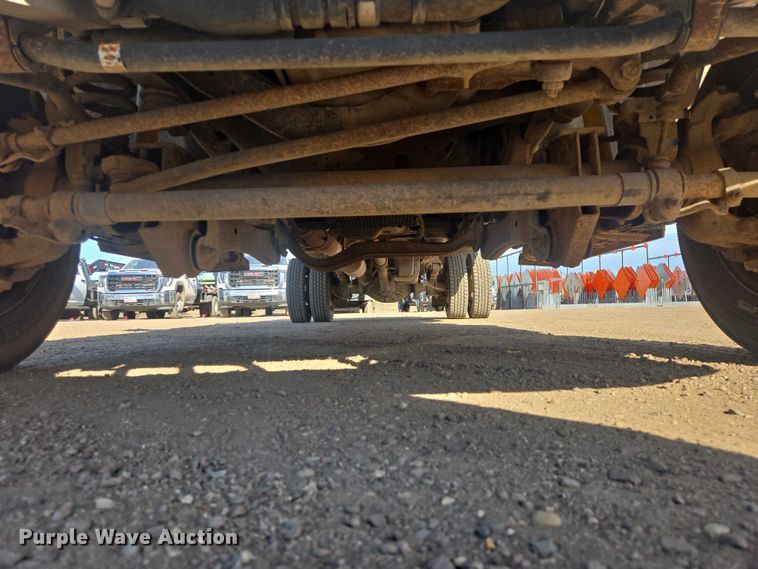 image for item EV5883 2011 Ford F550 Super Duty flatbed truck