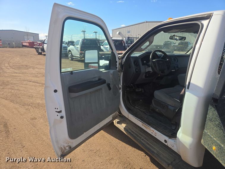 image for item EV5883 2011 Ford F550 Super Duty flatbed truck