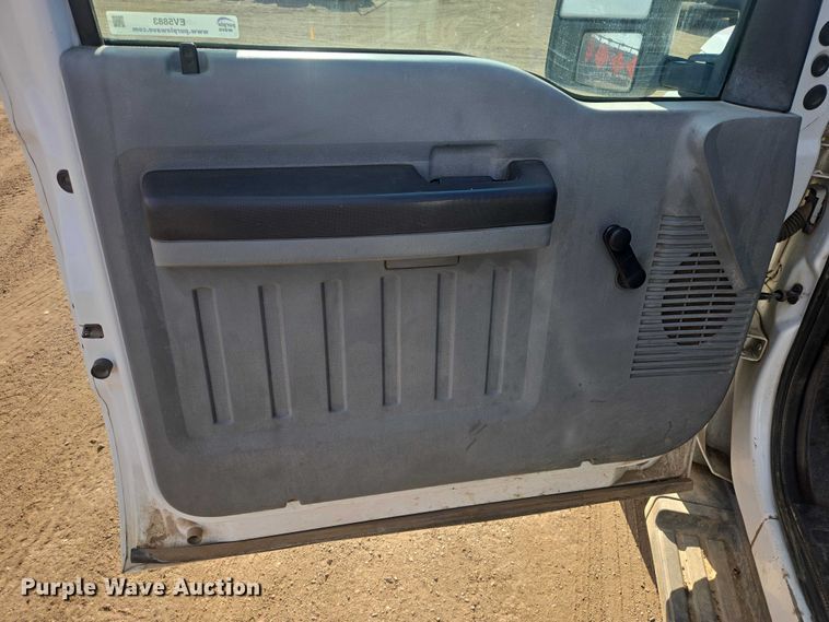 image for item EV5883 2011 Ford F550 Super Duty flatbed truck