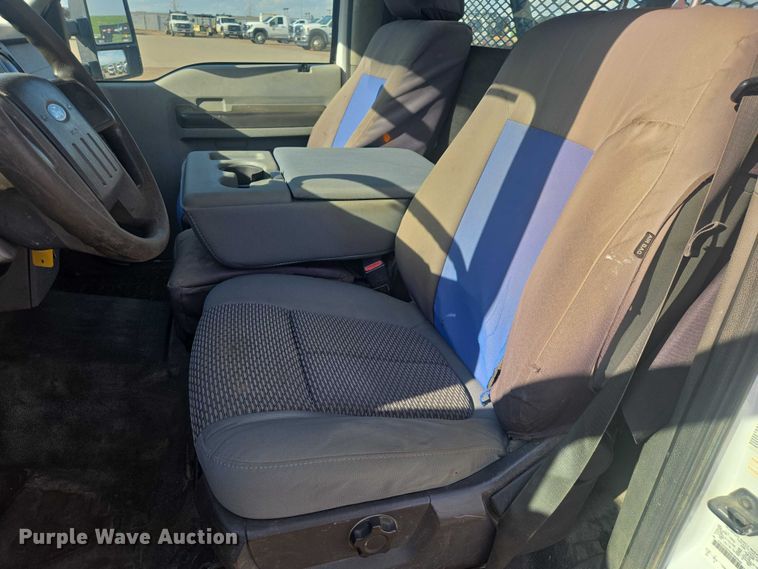 image for item EV5883 2011 Ford F550 Super Duty flatbed truck