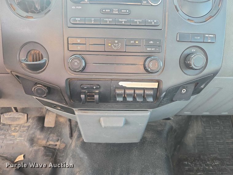 image for item EV5883 2011 Ford F550 Super Duty flatbed truck