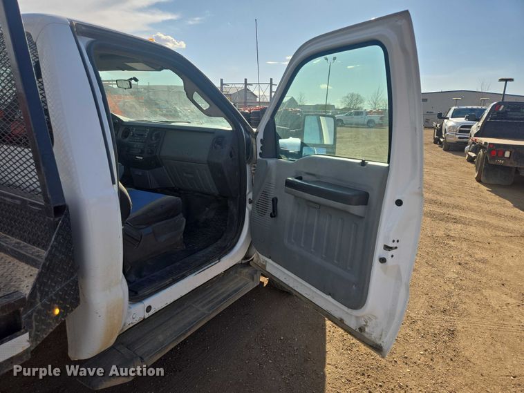 image for item EV5883 2011 Ford F550 Super Duty flatbed truck