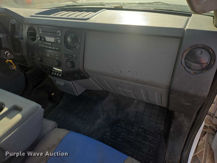 image for item EV5883 2011 Ford F550 Super Duty flatbed truck