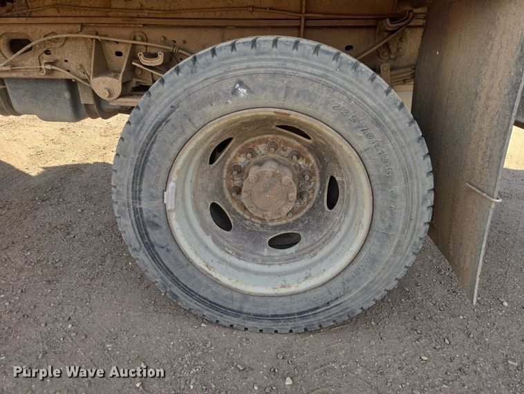 image for item EV5883 2011 Ford F550 Super Duty flatbed truck