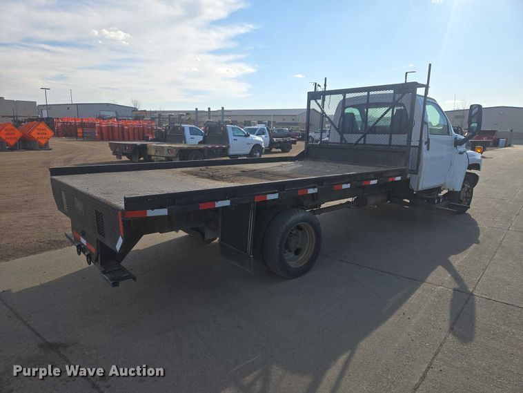 image for item EV5884 2005 Chevrolet C4500 flatbed truck