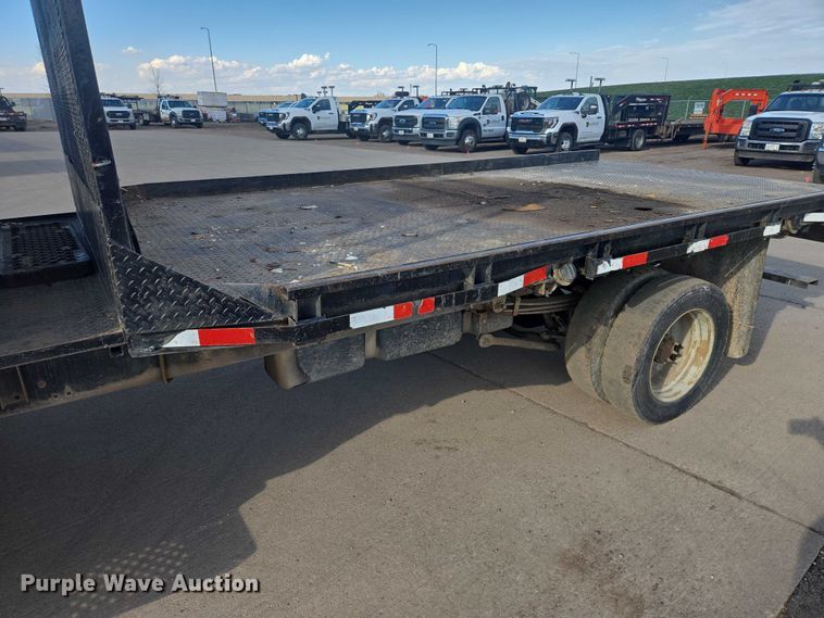 image for item EV5884 2005 Chevrolet C4500 flatbed truck