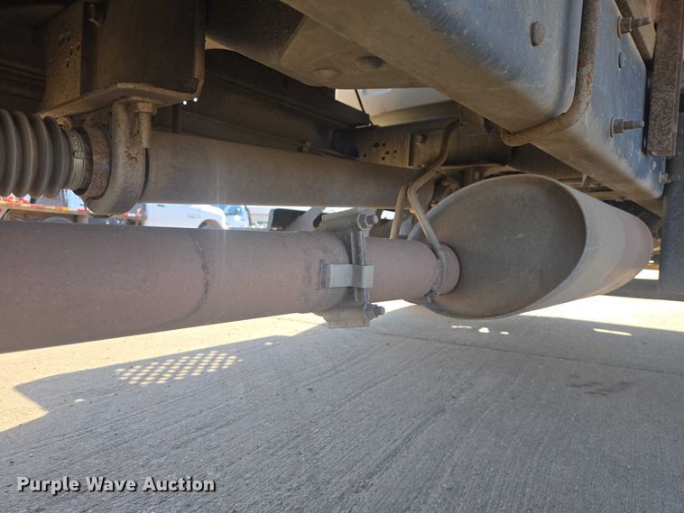 image for item EV5884 2005 Chevrolet C4500 flatbed truck