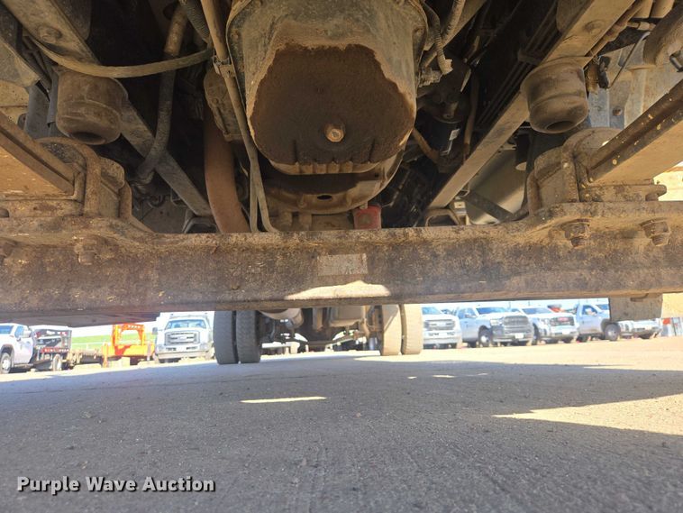 image for item EV5884 2005 Chevrolet C4500 flatbed truck