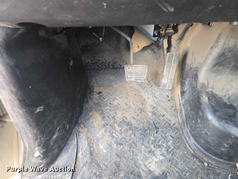 image for item EV5884 2005 Chevrolet C4500 flatbed truck