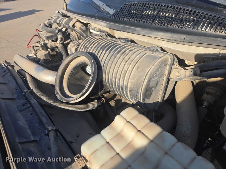 image for item EV5884 2005 Chevrolet C4500 flatbed truck