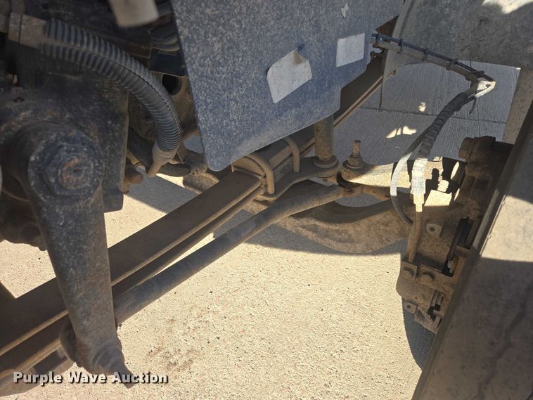 image for item EV5884 2005 Chevrolet C4500 flatbed truck