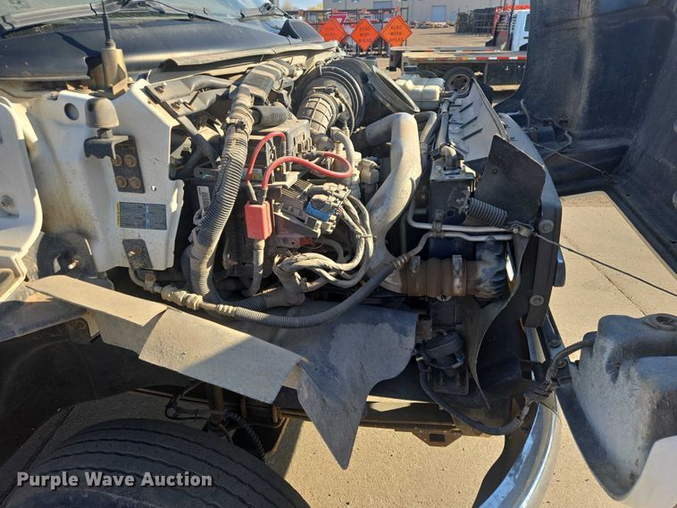 image for item EV5884 2005 Chevrolet C4500 flatbed truck