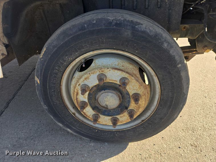 image for item EV5884 2005 Chevrolet C4500 flatbed truck