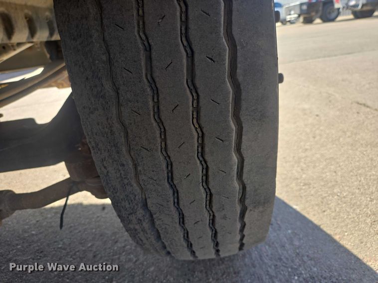 image for item EV5884 2005 Chevrolet C4500 flatbed truck